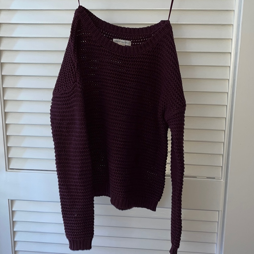 Burgundy Aeropostale Sweater! Great condition and super comfortable